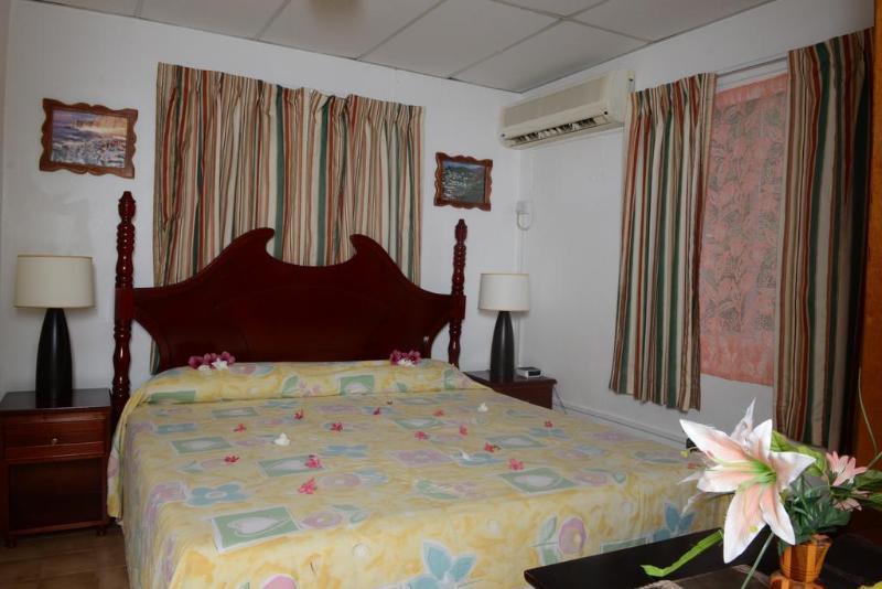 Gem Holiday Beach Resort St. George's Exterior foto